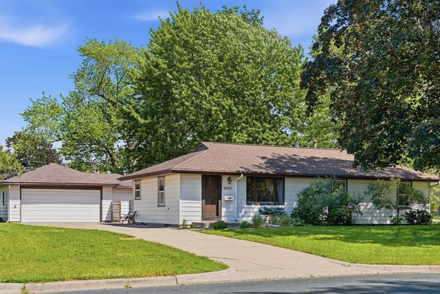 9325 4th Avenue S, Bloomington, MN 55420