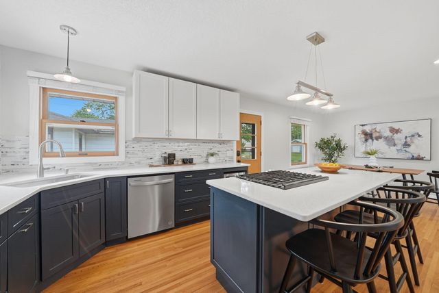 9325 4th Avenue S, Bloomington, MN 55420