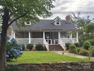 143 Broadway Avenue, Tryon, NC 28782