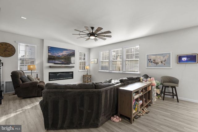 68 SNOWDROP DR, Stafford, VA 22554