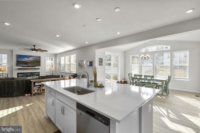 68 SNOWDROP DR, Stafford, VA 22554