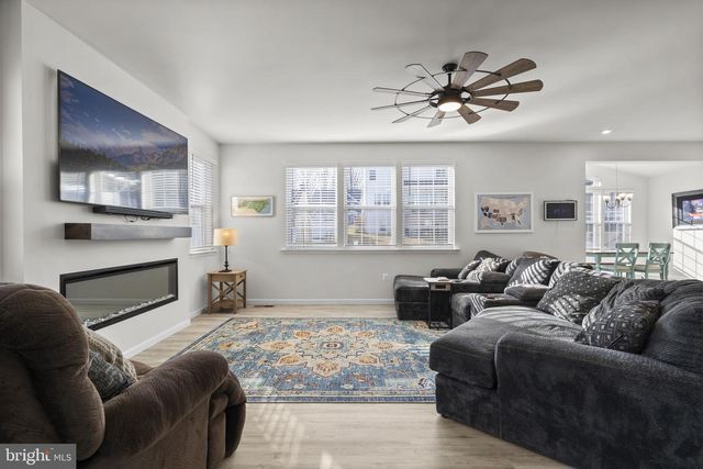 68 SNOWDROP DR, Stafford, VA 22554