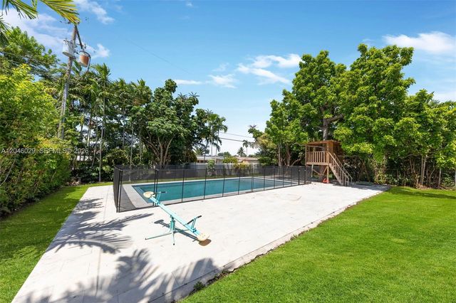 945 NE 176th Street, Miami, FL 33162