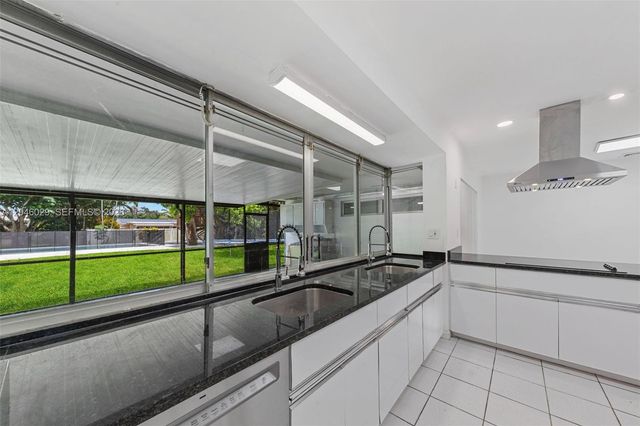 945 NE 176th Street, Miami, FL 33162