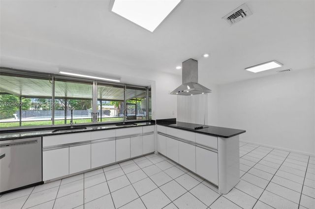 945 NE 176th Street, Miami, FL 33162