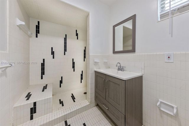 945 NE 176th Street, Miami, FL 33162