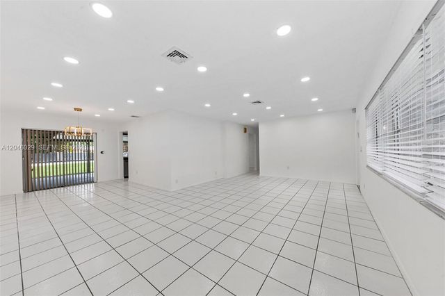 945 NE 176th Street, Miami, FL 33162