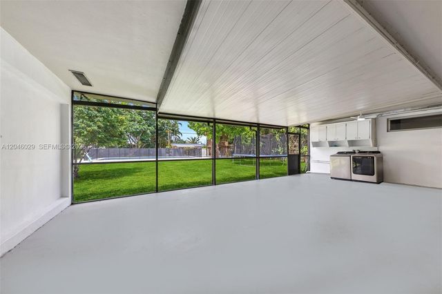945 NE 176th Street, Miami, FL 33162