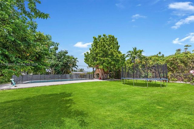 945 NE 176th Street, Miami, FL 33162