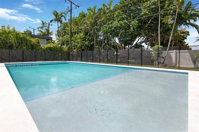 945 NE 176th Street, Miami, FL 33162