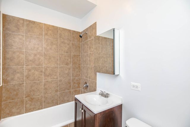 4823 N Springfield Avenue 3W, Chicago, IL 60625