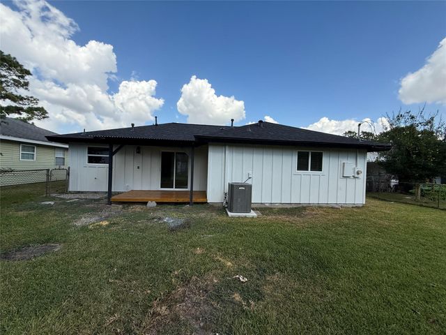 2806 Raymond Street, Pasadena, TX 77506