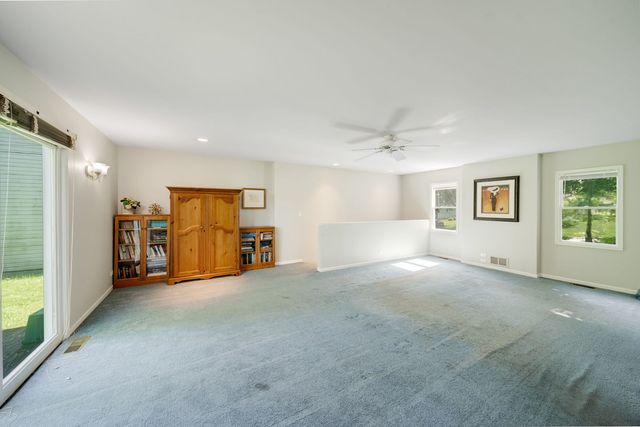 707 Glenshire Road, Glenview, IL 60025