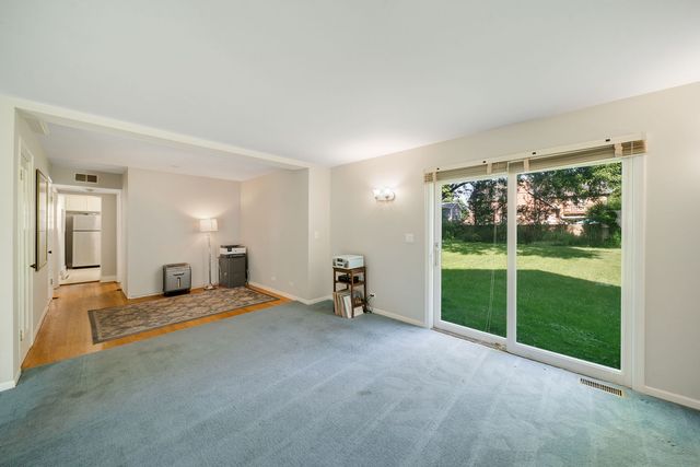 707 Glenshire Road, Glenview, IL 60025