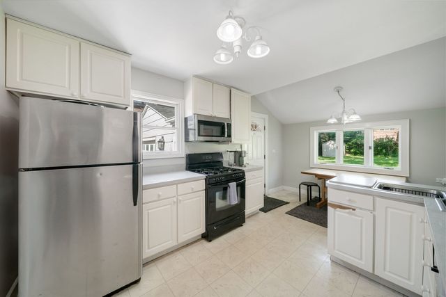 707 Glenshire Road, Glenview, IL 60025