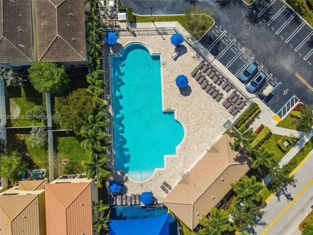 377 NE 194th Ln, Miami, FL 33179