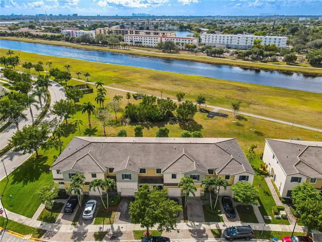 377 NE 194th Ln, Miami, FL 33179