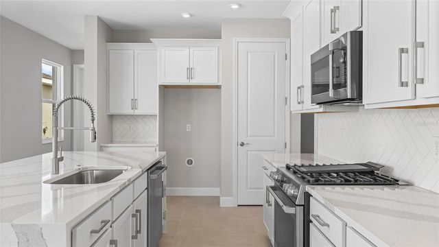 574 HAMMOCK OAKS BOULEVARD, Lady Lake, FL 32159