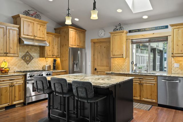 69288 Stetson, Sisters, OR 97759