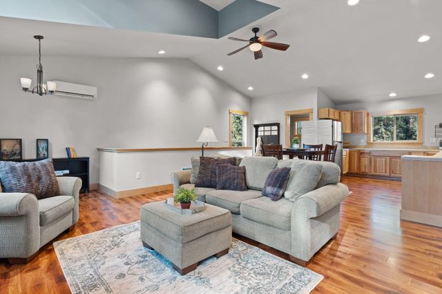 69288 Stetson, Sisters, OR 97759