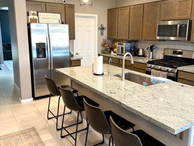 37752 N BRIDLEWOOD Lane, San Tan Valley, AZ 85140