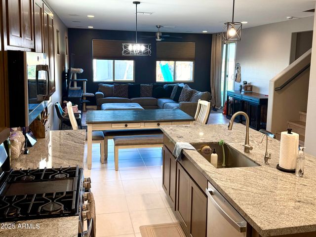 37752 N BRIDLEWOOD Lane, San Tan Valley, AZ 85140