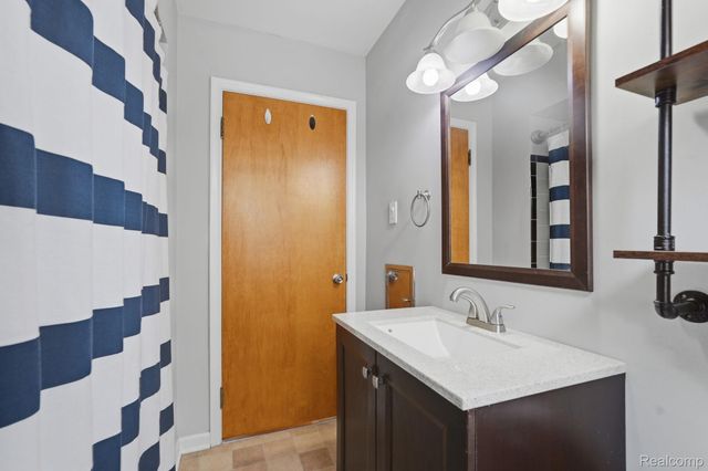 22440 California Street, St. Clair Shores, MI 48080