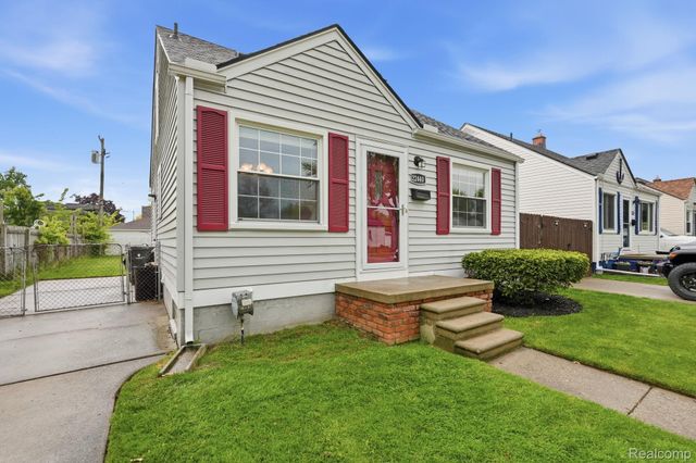 22440 California Street, St. Clair Shores, MI 48080