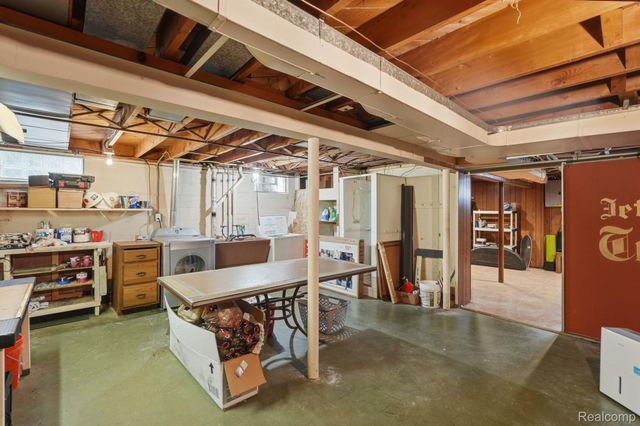 22440 California Street, St. Clair Shores, MI 48080