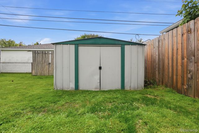 22440 California Street, St. Clair Shores, MI 48080