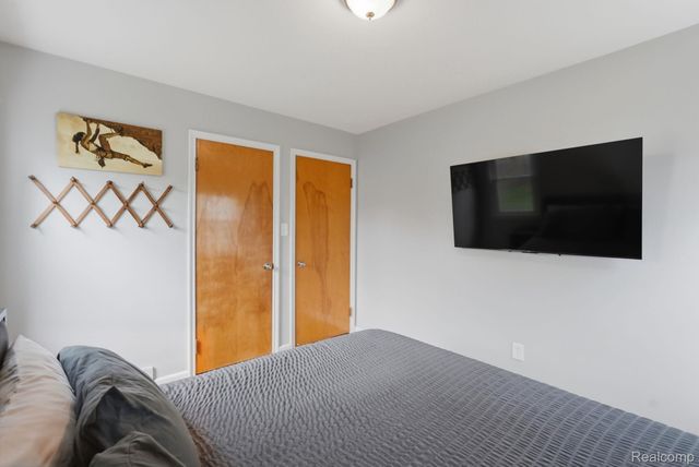 22440 California Street, St. Clair Shores, MI 48080