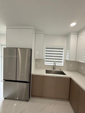 521 E 33rd St, Hialeah, FL 33013