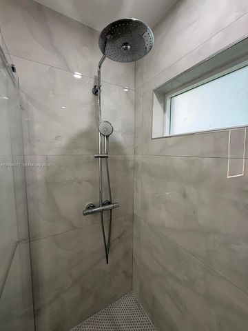 521 E 33rd St, Hialeah, FL 33013