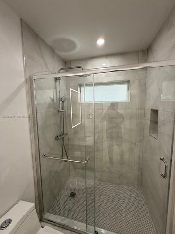 521 E 33rd St, Hialeah, FL 33013