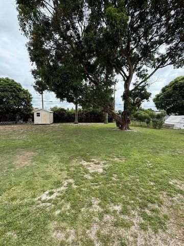 521 E 33rd St, Hialeah, FL 33013