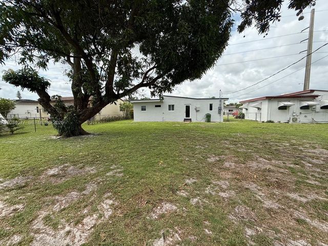 521 E 33rd St, Hialeah, FL 33013