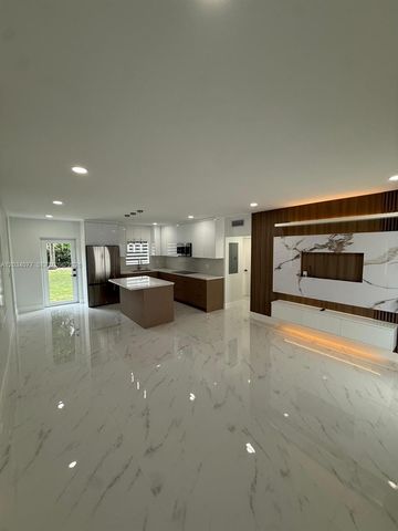 521 E 33rd St, Hialeah, FL 33013