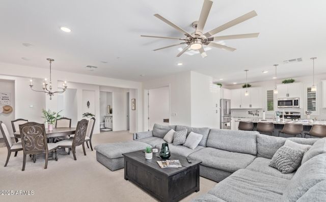 5100 E RANCHO PALOMA Drive 2070, Cave Creek, AZ 85331