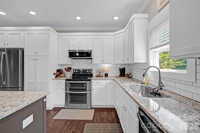 183 Falling Creek Drive, Statesville, NC 28625