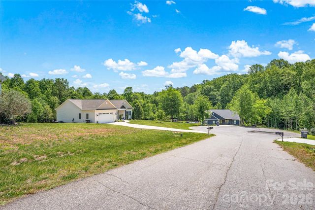 183 Falling Creek Drive, Statesville, NC 28625