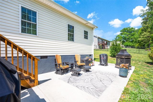 183 Falling Creek Drive, Statesville, NC 28625