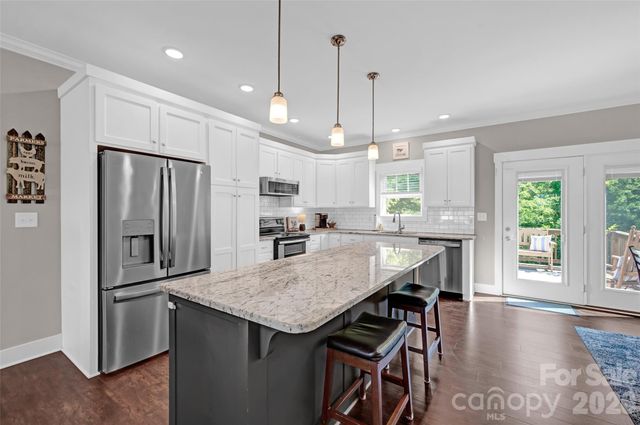 183 Falling Creek Drive, Statesville, NC 28625