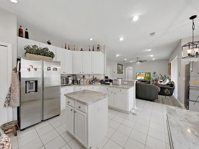 10212 GARDEN ALCOVE DRIVE, Tampa, FL 33647