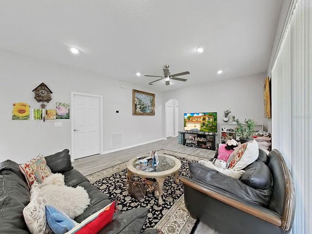 10212 GARDEN ALCOVE DRIVE, Tampa, FL 33647