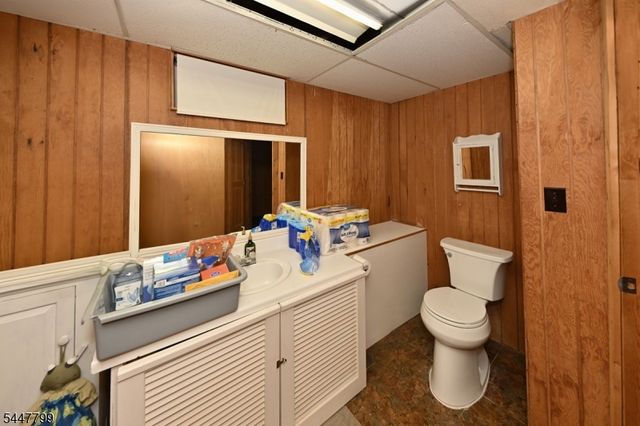 58 Grove St, Wanaque Boro, NJ 07465