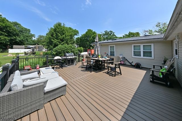 58 Grove St, Wanaque Boro, NJ 07465