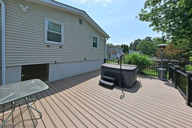 58 Grove St, Wanaque Boro, NJ 07465