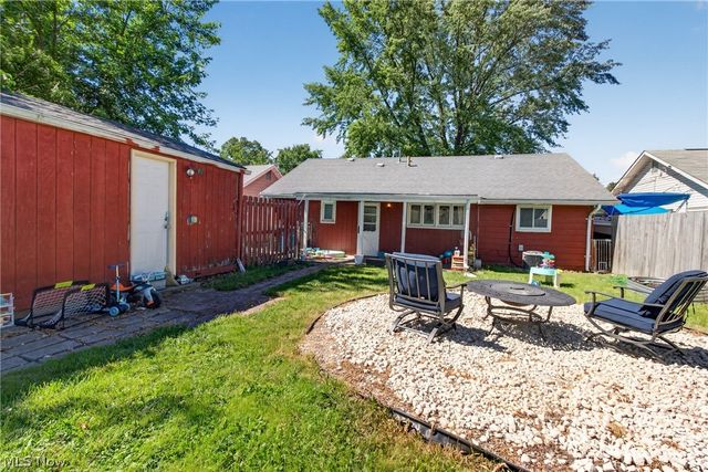 4272 Brockley Avenue, Sheffield Lake, OH 44054
