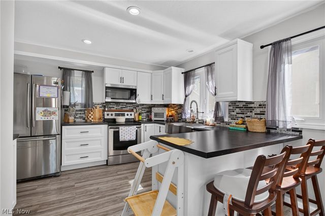 4272 Brockley Avenue, Sheffield Lake, OH 44054