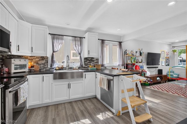 4272 Brockley Avenue, Sheffield Lake, OH 44054